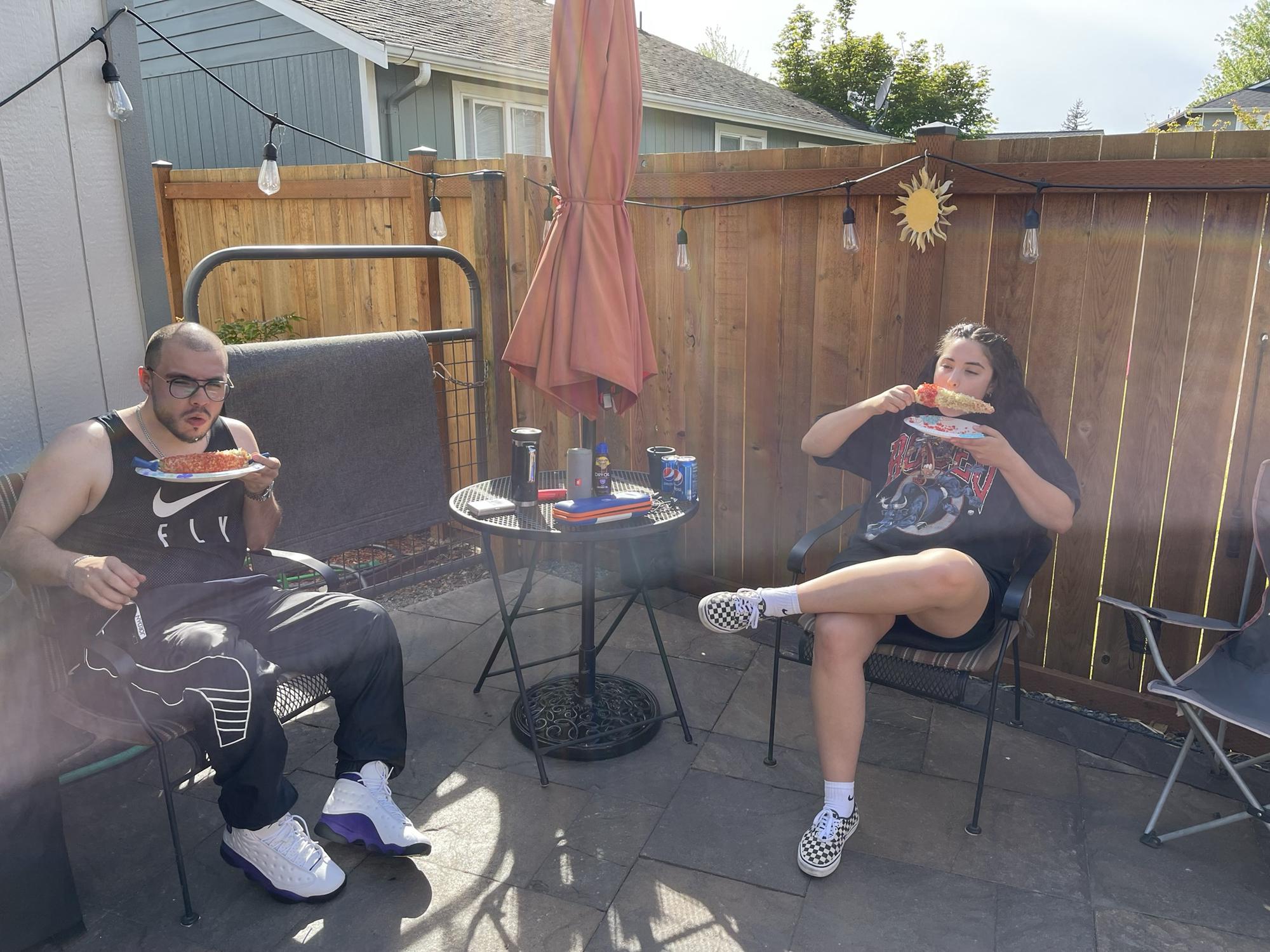 BBQ🍗 Grub out at Ari’s Dads! He makes the best foods with his smoker💨