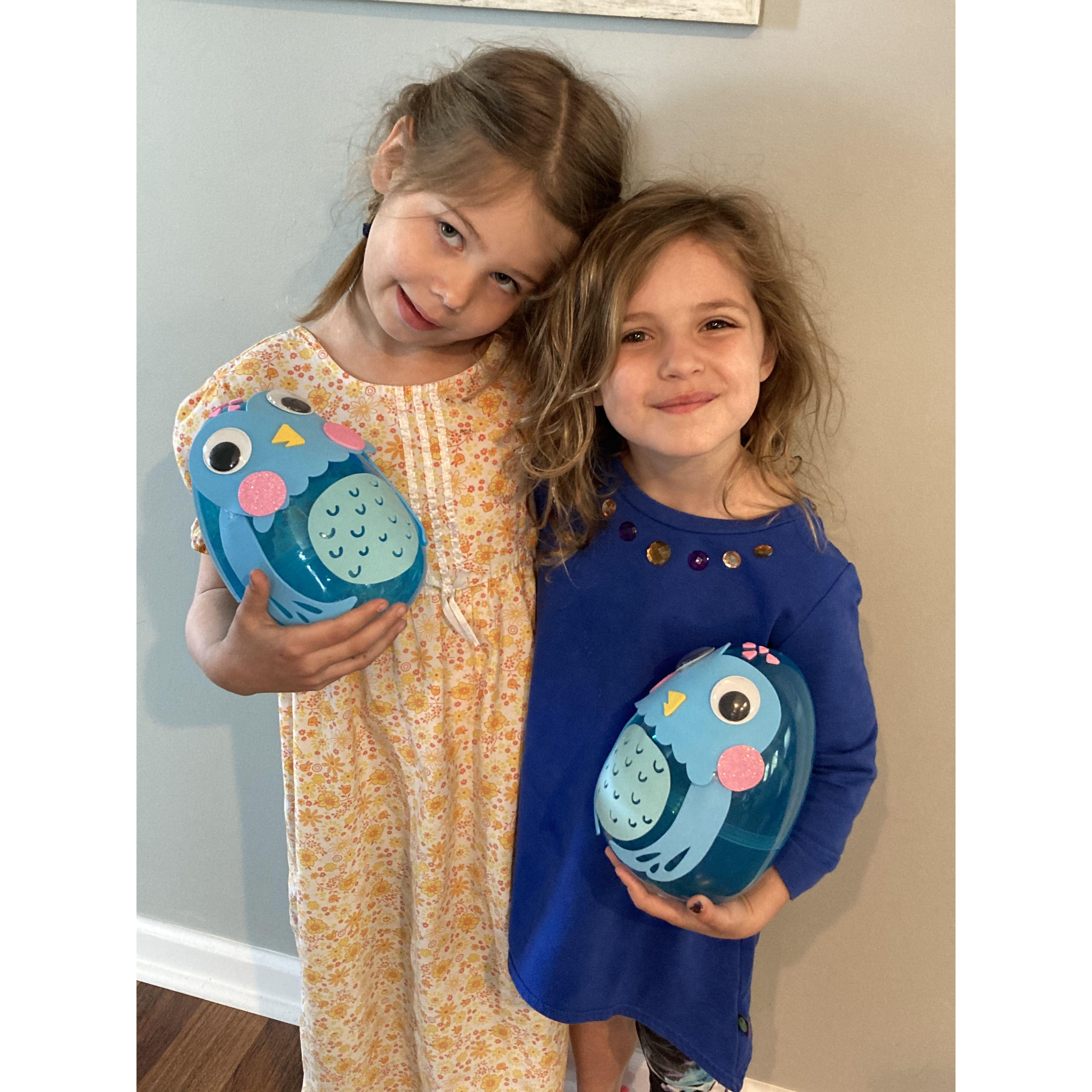 Agnes and Jazmine done with making there owls.