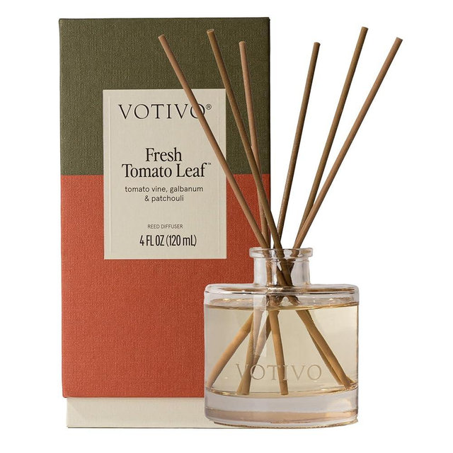 Votivo Fresh Tomato Leaf Signature Reed Diffuser | Scented Home Fragrance Diffuser with Sticks, Reed Oil and Glass Bottle | Decorative Air Freshener for Home Decor | 4 oz
