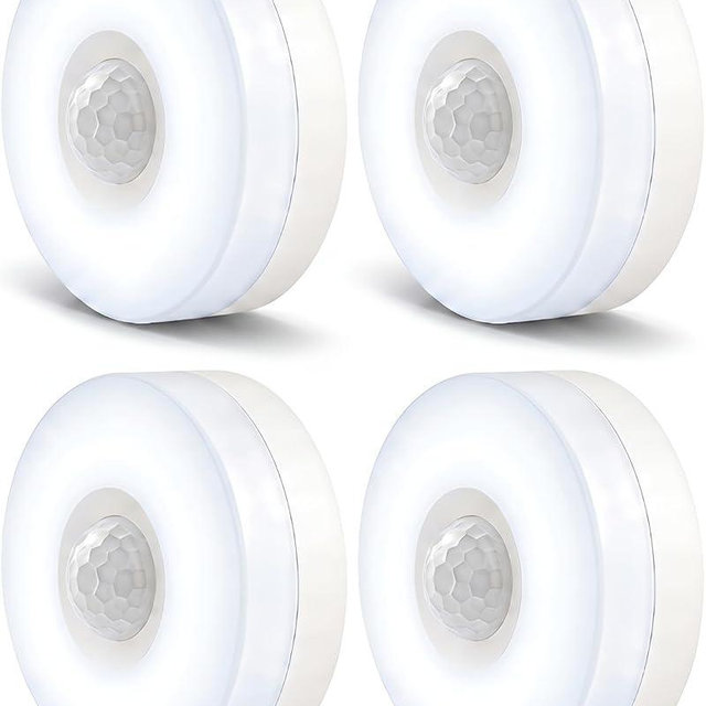 YELKO Motion Sensor Night Light - Plug-in 6000K Cool White Anti-Glare LED Nightlight, Ultra Bright Cozy Soft Glow Not Dazzling for Hallway, Stairs, Garage, Bedroom, Bathroom, Garage, Kitchen, 4 Pack