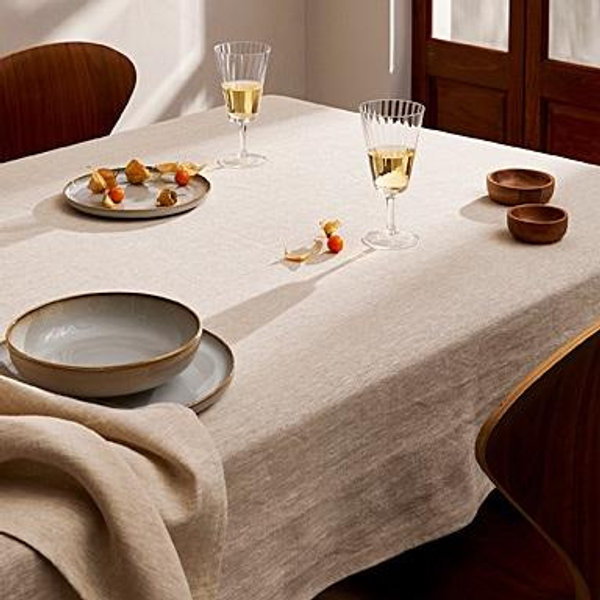 מפות ומפיות וכו... - tablecloths & napkins & such