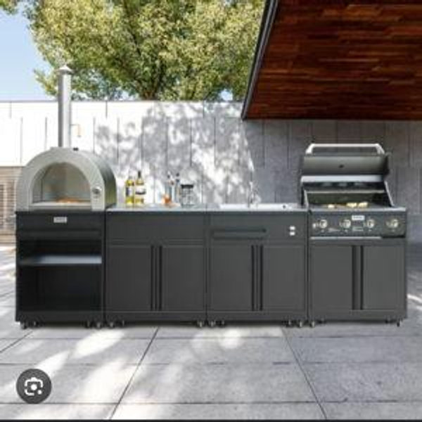Outdoor Grill/Kitchen