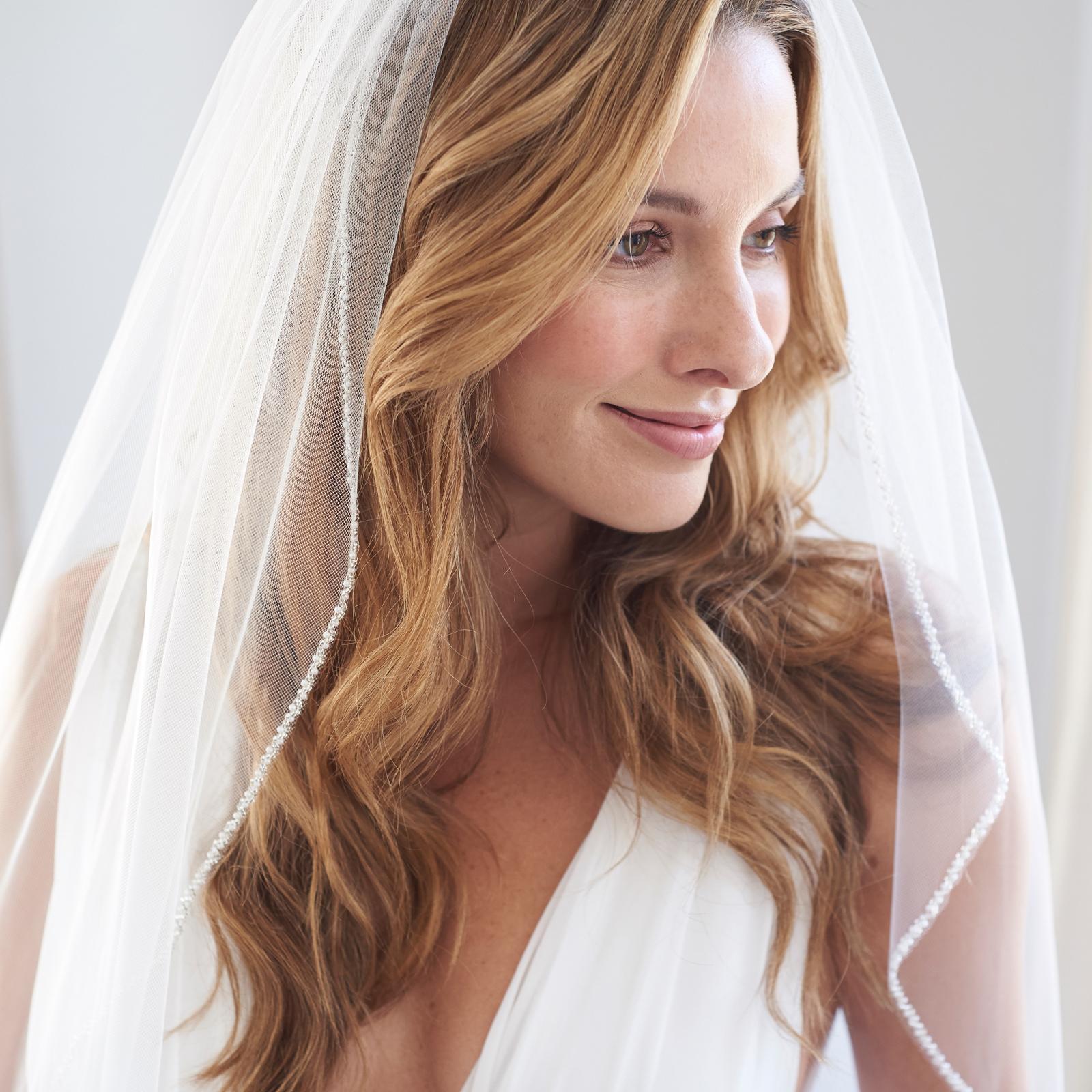 Dareth Colburn Makenna Pearl Bridal Veil Zola Images, Photos, Reviews