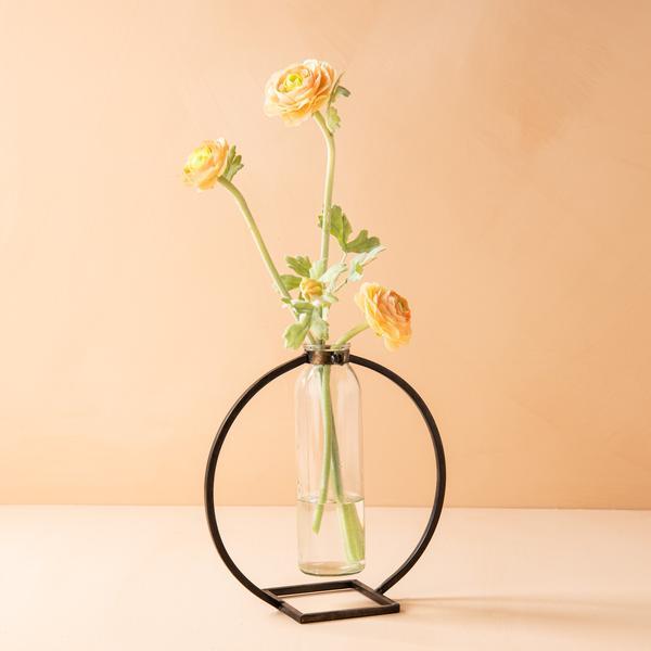 Elise Vase