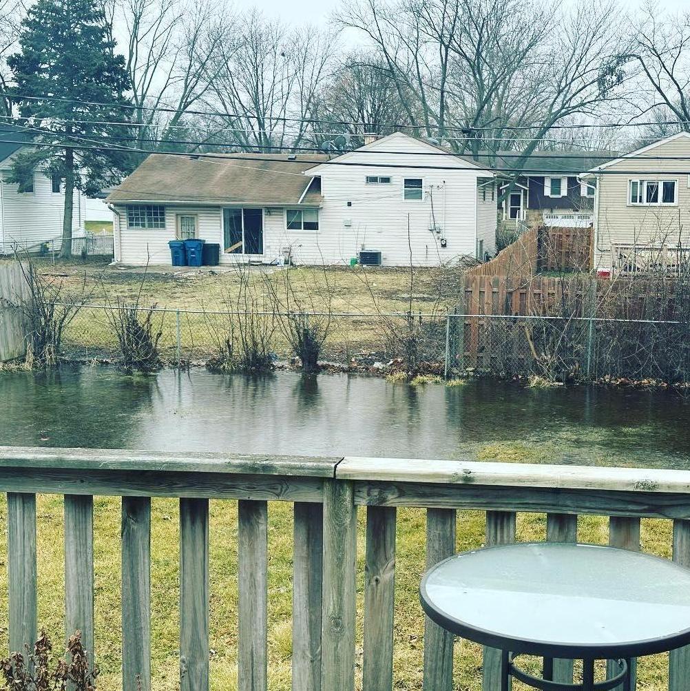 Come visit Fort Edgar! "Lakefront Property with above average company." The flooding has been fixed, mostly. Thank God!