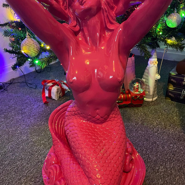 Side coffee table mermaid magenta