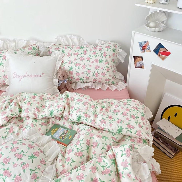 MKXI Fresh Green Floral & Leaf Comforter Queen Size - 3 Piece Pastoral Style Comforter Set with White Lace Ruffle Edge Soft Aesthetic Floral Bedding Set with 2 Pillow Shams for Teen Girls