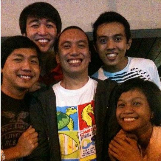 Marco and Mai first met in 2007 while serving in the High School based program of CFC Youth for Christ. (Clockwise: Marco, Mai GJ, Raymond, Boris; friends from YFC, at Banchetto, Emerald Ave, Ortigas)