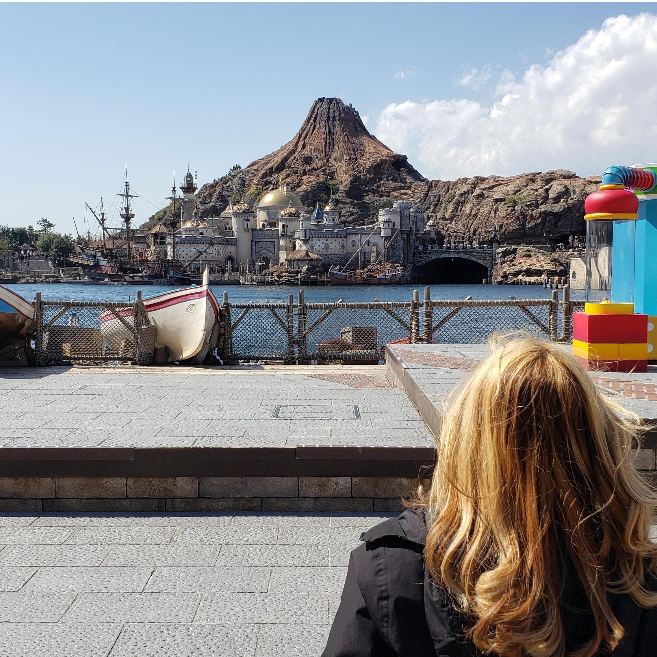 Tokyo - Disney Sea Volcano