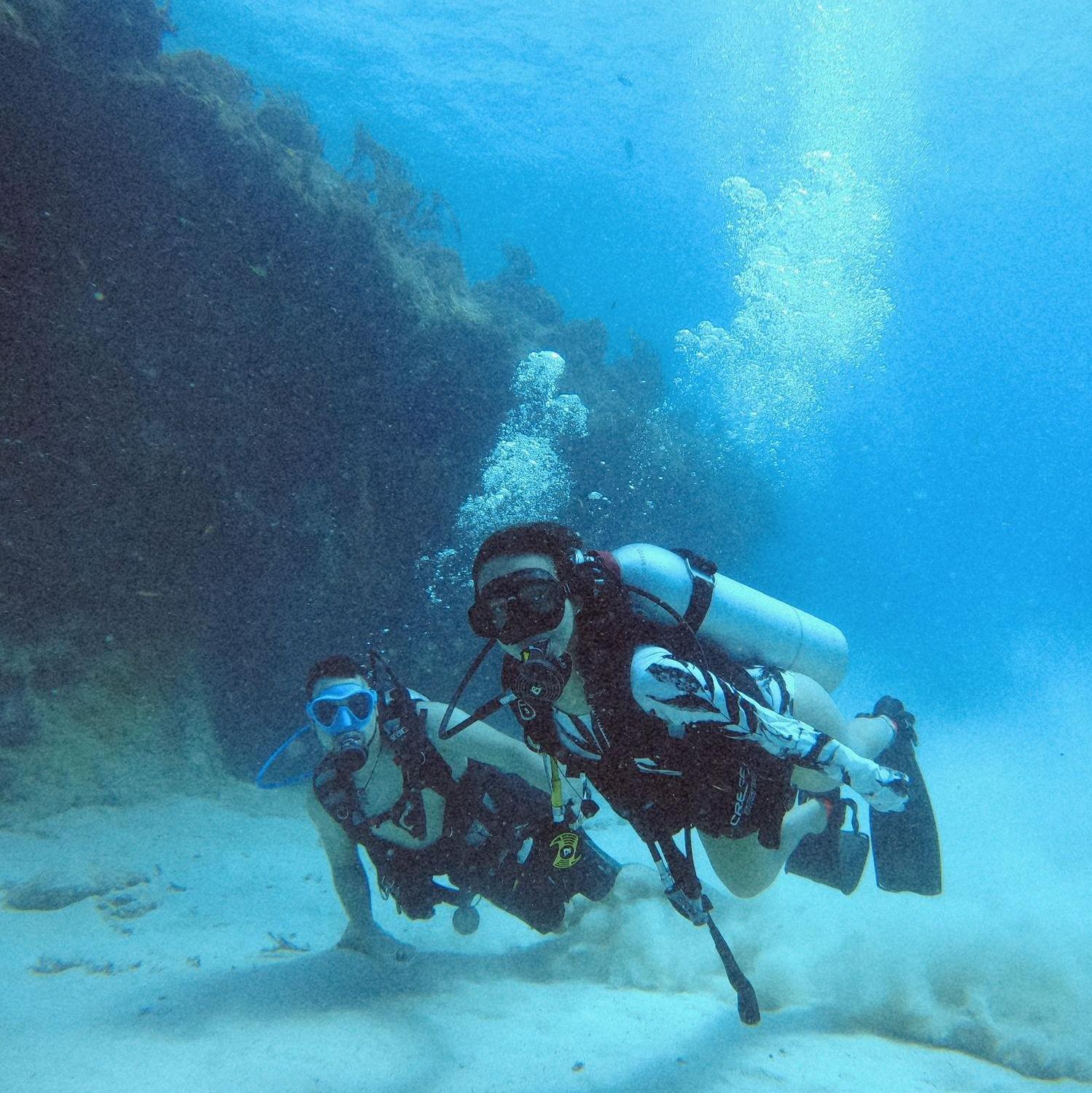 San Andrés, 2021. Uno de nuestros primeros viajes. Bucear ha sido uno de mis sueños, convencí a Valen de intentarlo ¡y le encantó!