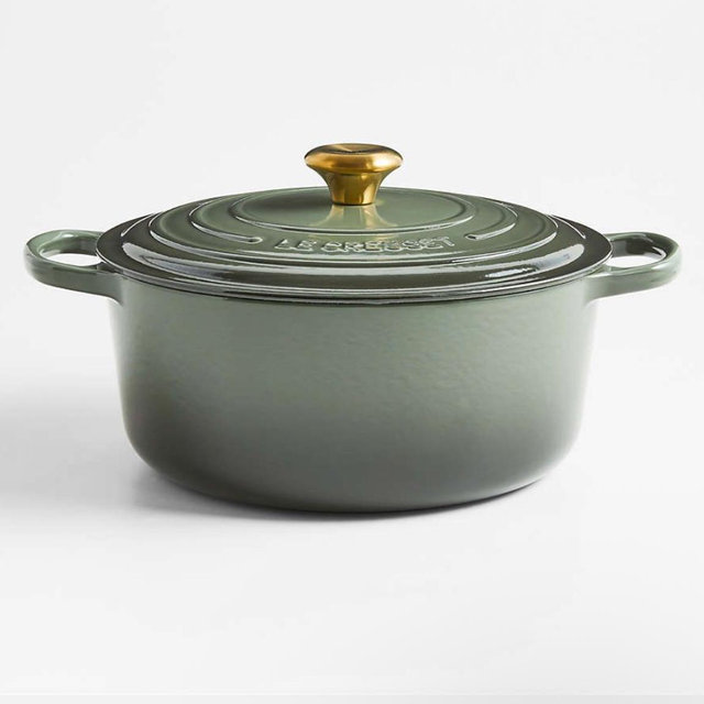 Signature Round Dutch Oven