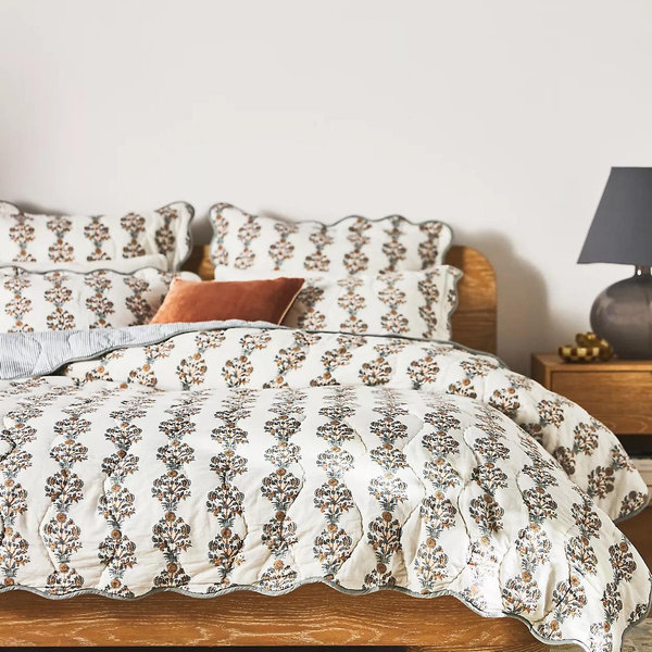 Iluka Cotton Printed Floral Quilt in Neutral