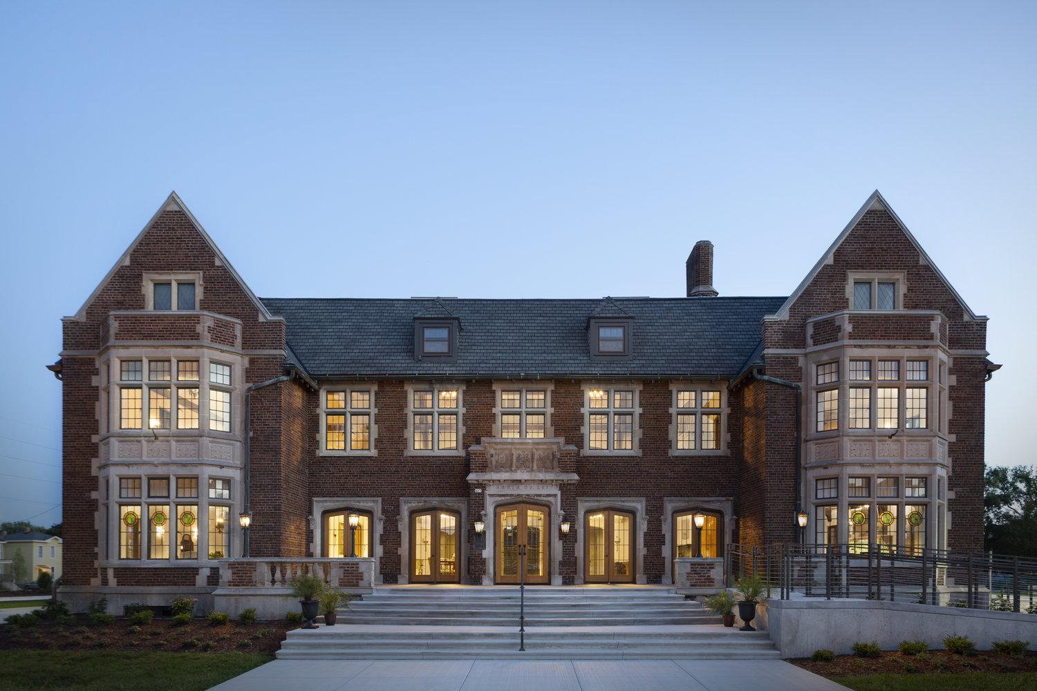 The Wedding Website of Breanna Searvogel and Shawn Goel