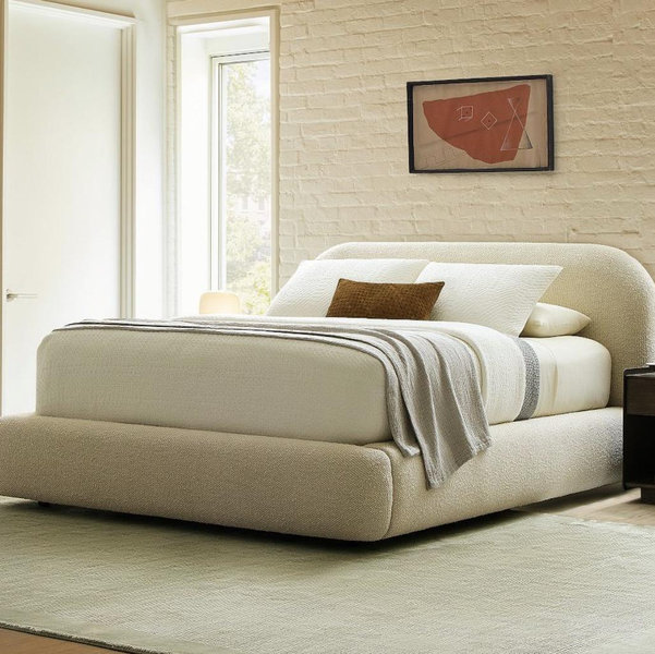 Laurent Bed - Performance Yarn Dyed Linen Weave Light Sand, No Show, Cal King