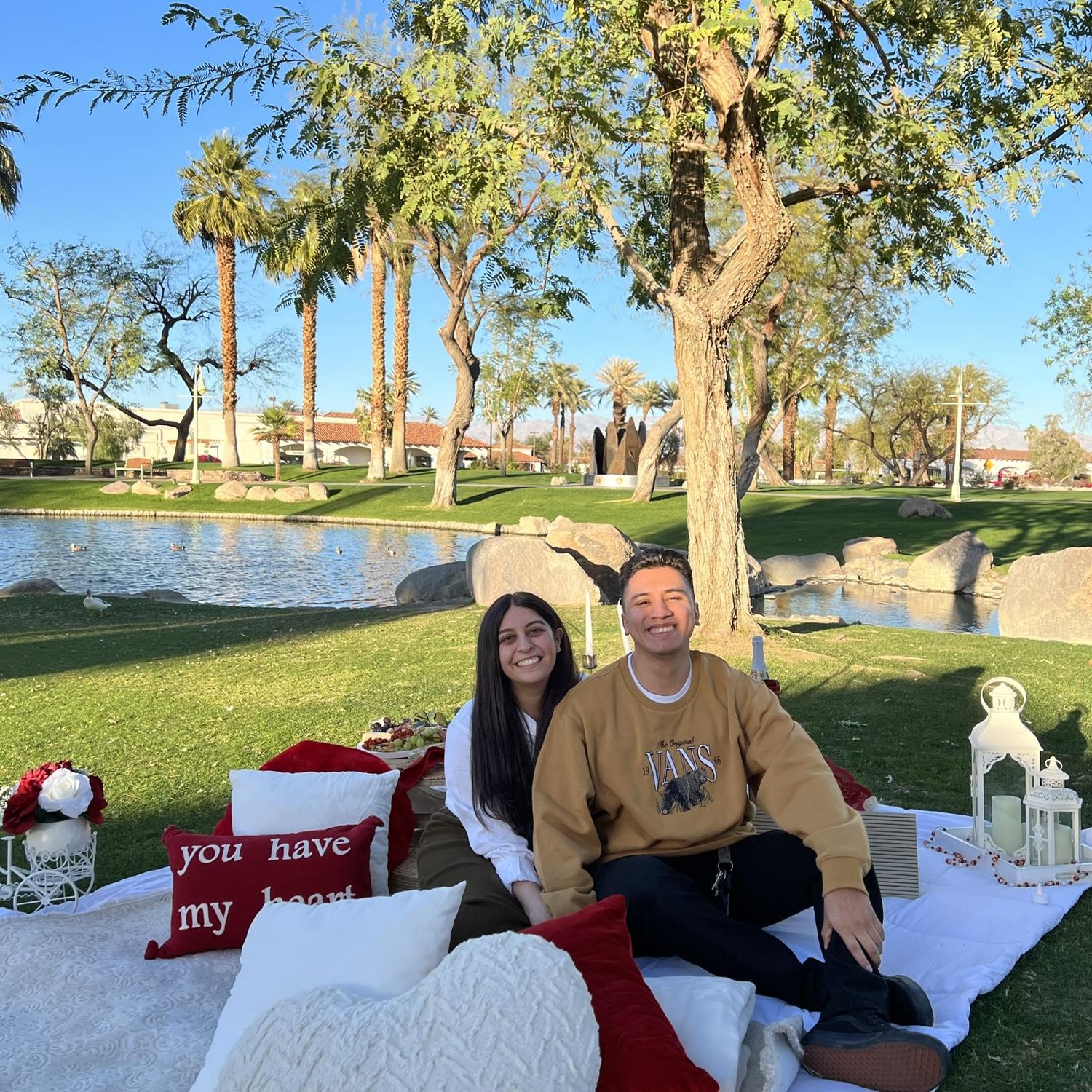 02.06.2023 | Isaias' surprised Nicole with an early Valentine's Date with a picnic at the La Quinta Park.