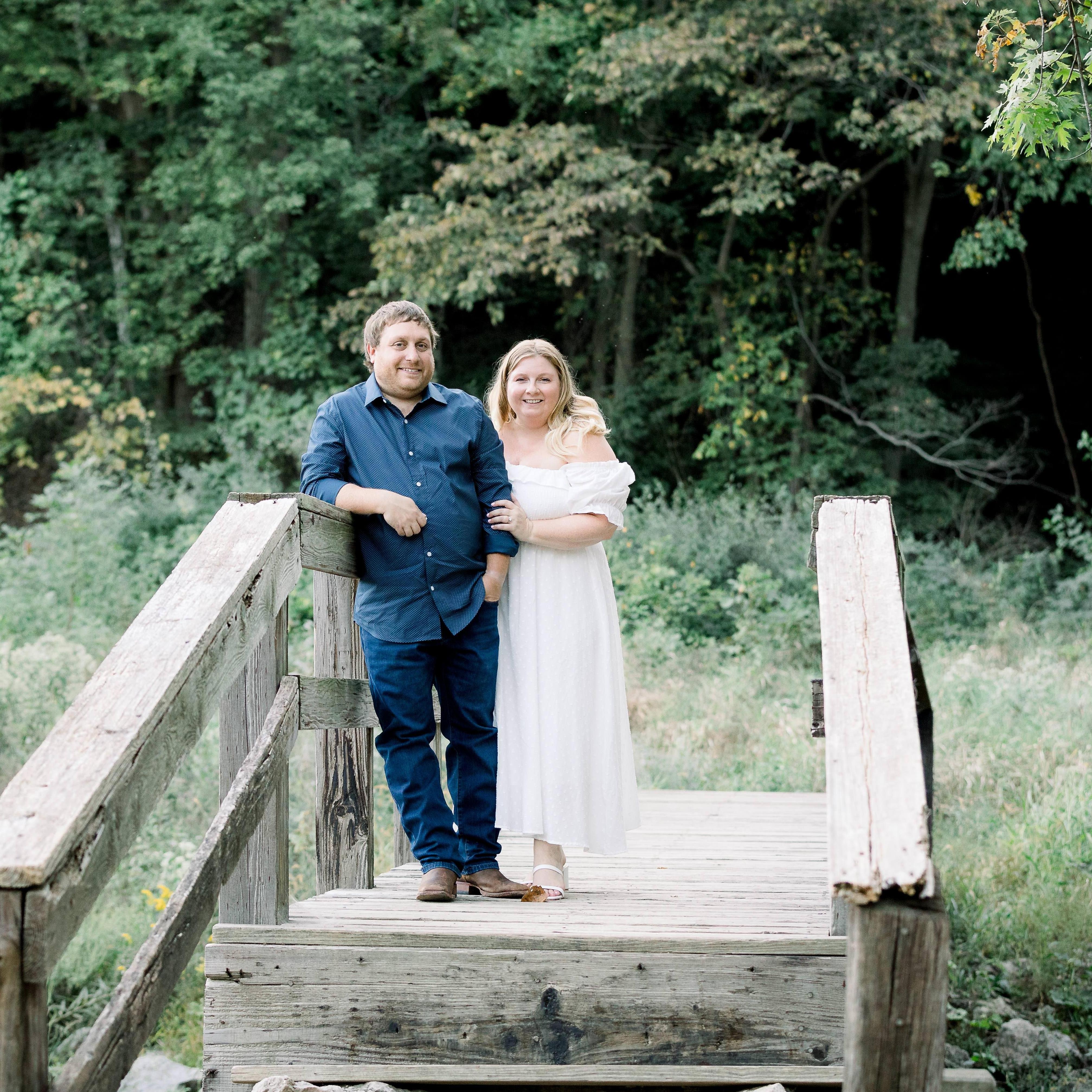 We loved this scenery in this engagement photo.