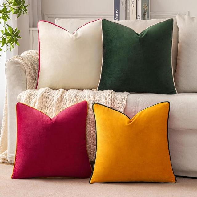 MIULEE Pack of 4 Decorative Throw Pillow Covers Soft Velvet Christmas Pillow Covers Double-Sided Design Cushion Cases 4-Color Mixed Pillow Covers for Sofa Bedroom Car 18 x 18 Inch Green/Red