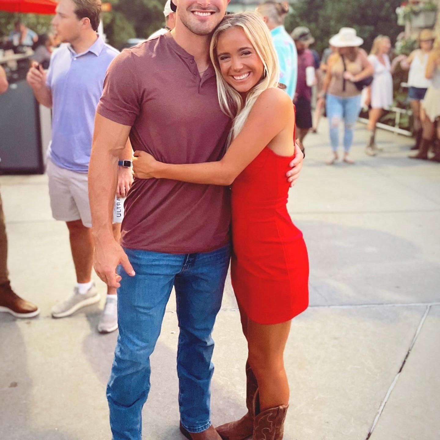 First concert together for Riley Green that Sophie took Will to!