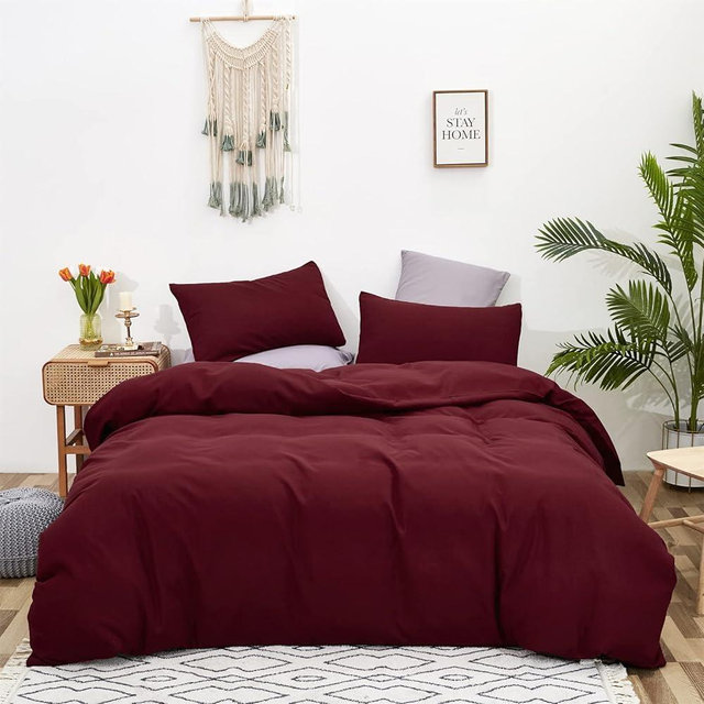 KAREVER Burgundy Comforter Set Queen Size Dark Red Bedding Set Pure Burgundy Bedding Soft Durable Quilt Set Kids Teens Adult Lightweight Plain Burgundy Blanket Breathable Dark Red Bed Comforter Set