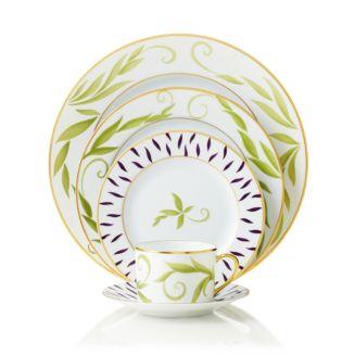 Frivole Dinnerware Collection