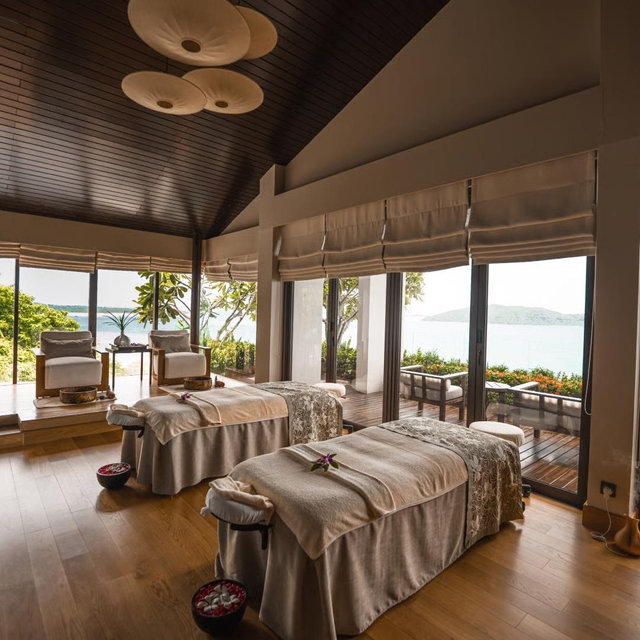 Couples massage