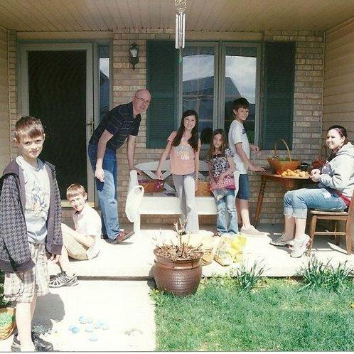 Easter 2010
Bret, Aidan, Jim, Payton, Eva, Noah, Logan