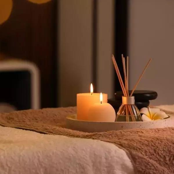 Couples Massage: Uptown Spa
