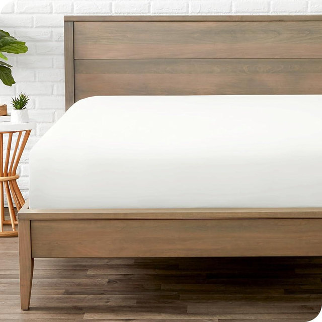 Fitted Bottom Sheet King Size - Premium 1800 Microfiber - Ultra-Soft Hotel Luxury - Deep Pocket - Durable and Long Lasting - Fitted Sheet (King, Cream)