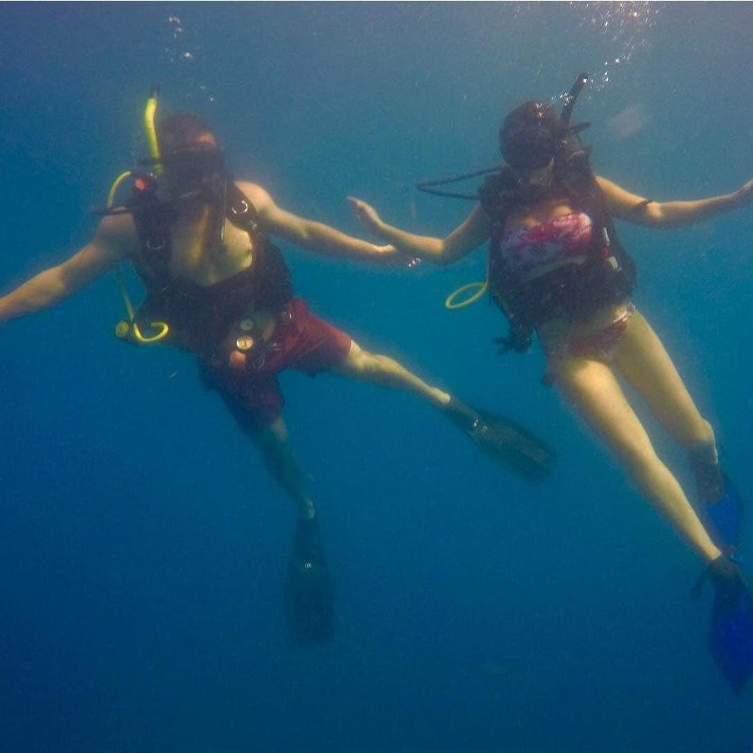 Scuba diving the Belize Barrier Reef