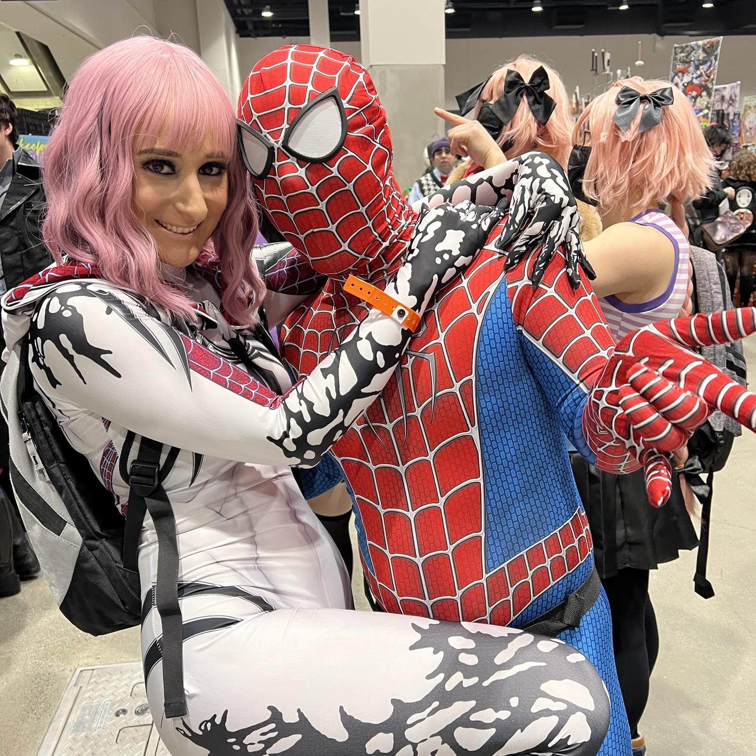 Lorenzo finally joined Jacqueline in her favorite place and they nailed the costumes - Comic-Con