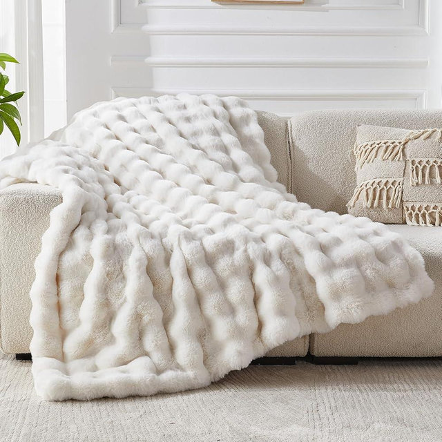 Faux Fur Twin Blanket for Couch, Cozy Fuzzy Fluffy Soft Plush Thick Bubble Sherpa Blanket for Sofa Bedroom Living Room, Mothers Day Birthday Gifts for Women Home Decor