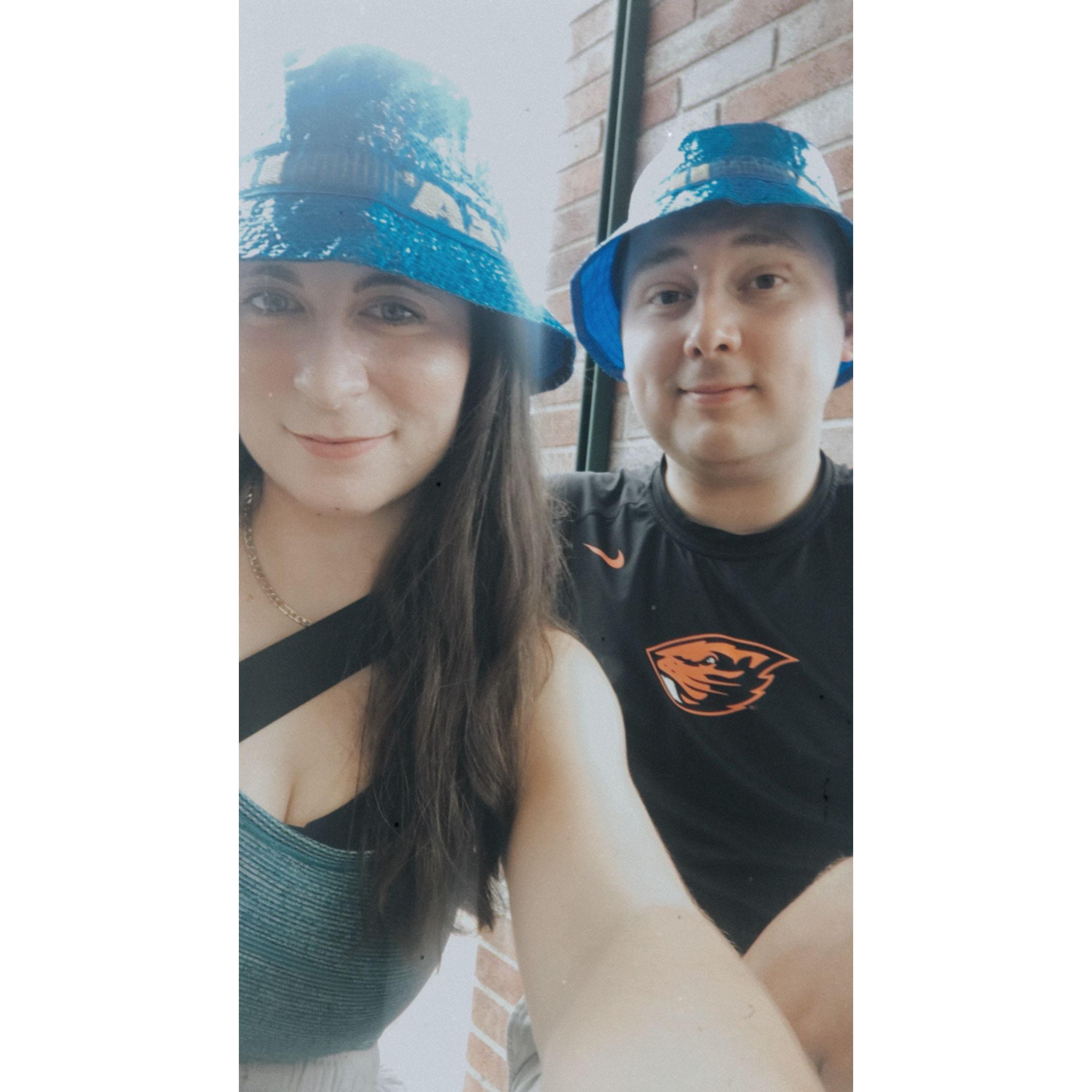 Universal feat the best bucket hats