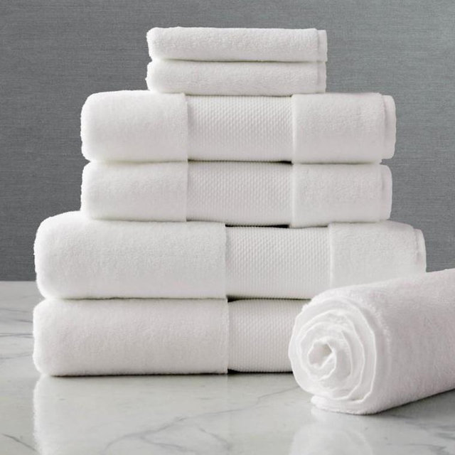 Frontgate Resort Collection™ Bath Towel with Mat Set - White