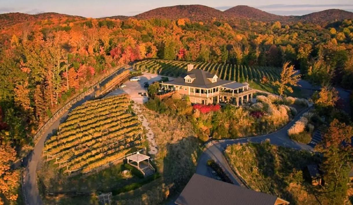 The Wedding Website of Rebecca Day and Scott Farris