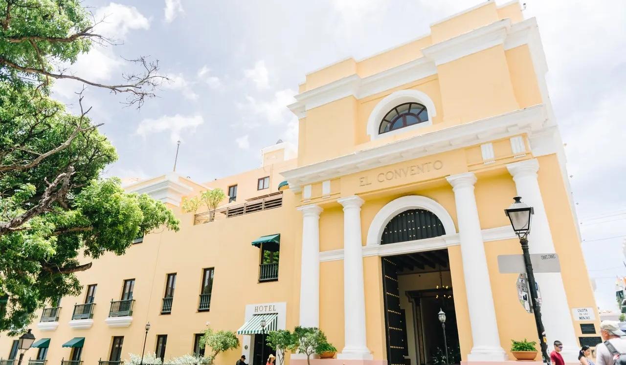 The Wedding Website of Dulce Hernández and Peyman Tadi