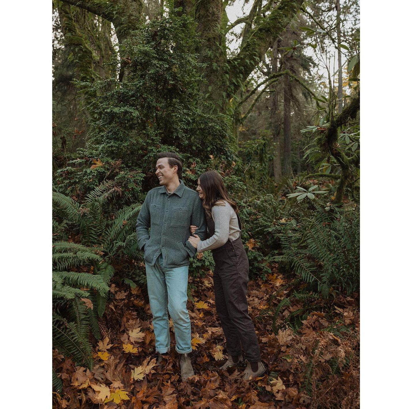 Engagement photos by In the Alpenglow at Point Defiance in Wahington in the fall of 2023.