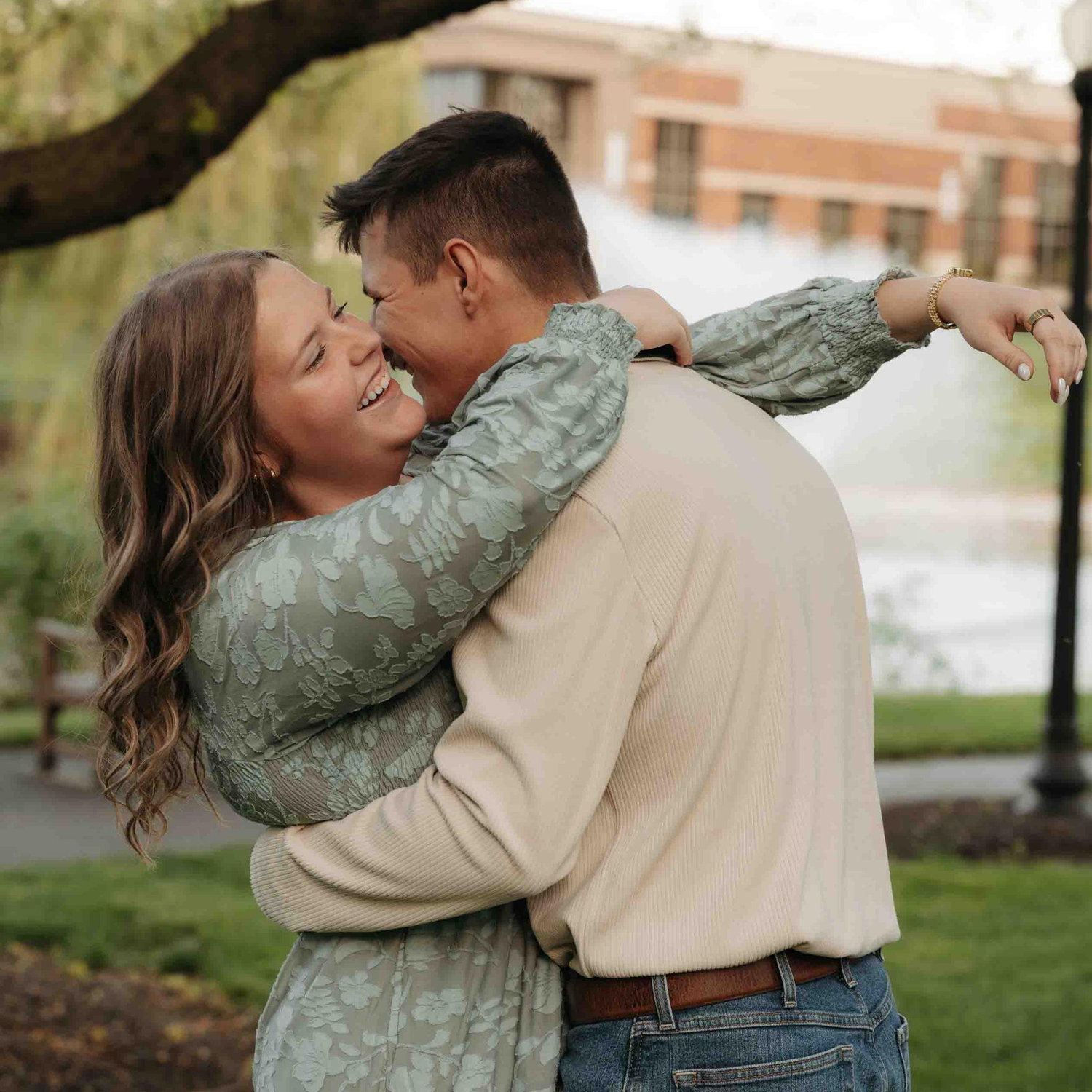 Surprise Engagement : 2026