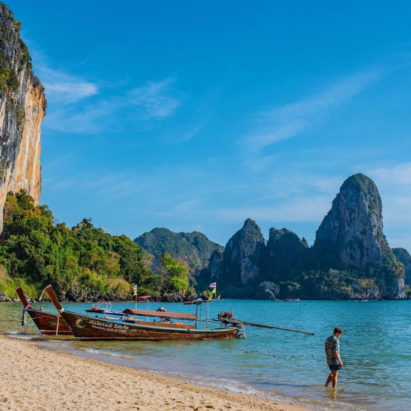 Contribute to our Honeymoon