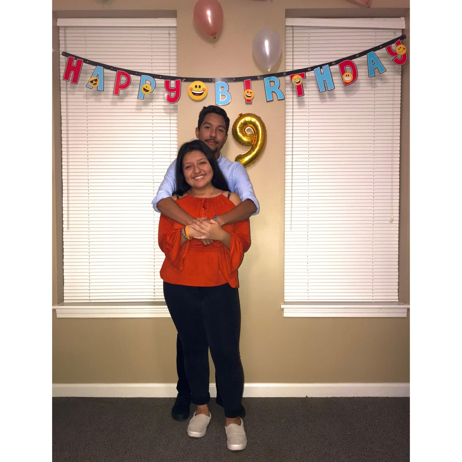 For my 19th birthday, Carlos threw me a surprise party. / Para mi cumpleaños número 19, Carlos me hizo una fiesta sorpresa.