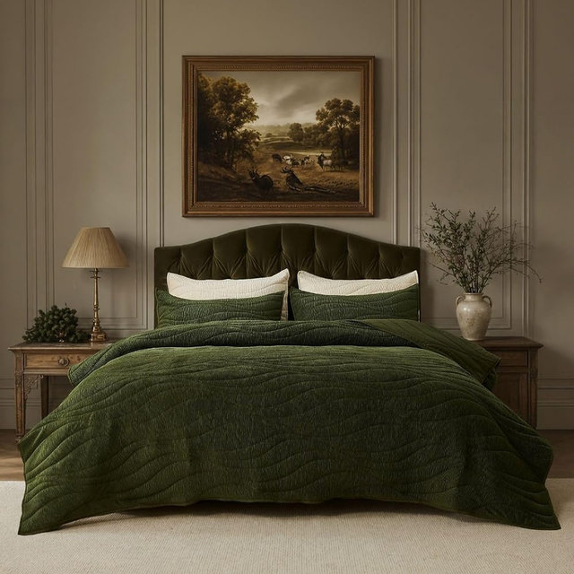 DOWN HOME Crinkle Textured Velvet Quilt Set with Shams, All-Season Luxury Modern Bedding,Easy Care Comforter,Ultra-Soft,Lightweight & Breathable, King, Courtyard Green