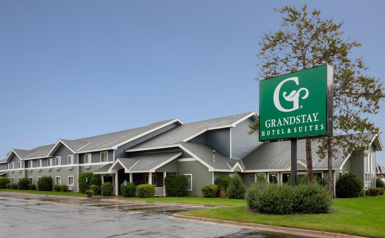 The Wedding Website of Cassandra Niemela and Richard Enger