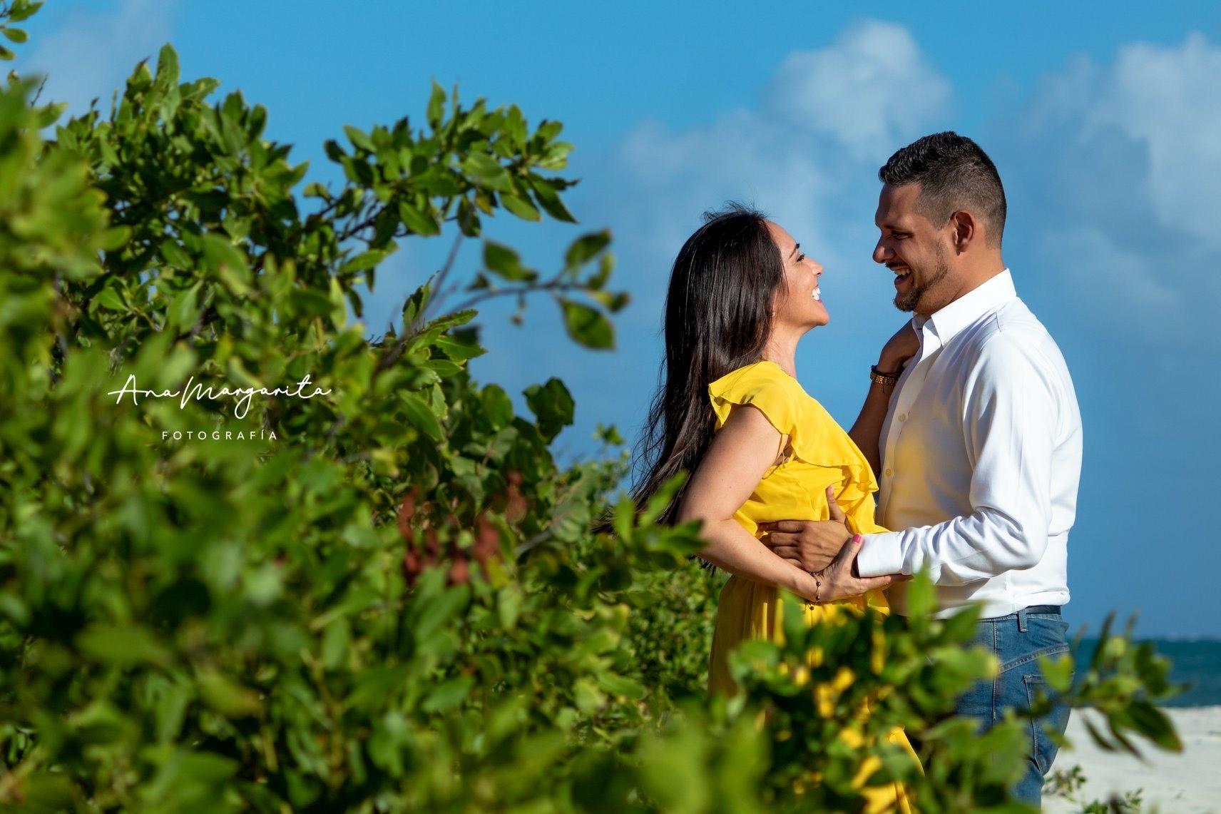 The Wedding Website of Yolanda Acosta and Guliano Molina