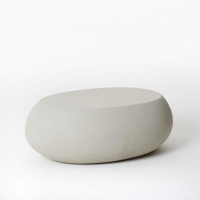 Pebble Outdoor 36 in Oval Coffee Table, Gray Concrete