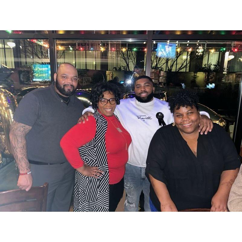 The Groom with his Best Man Tra’Vell, Bridesmaid Ashley, and sister Pia