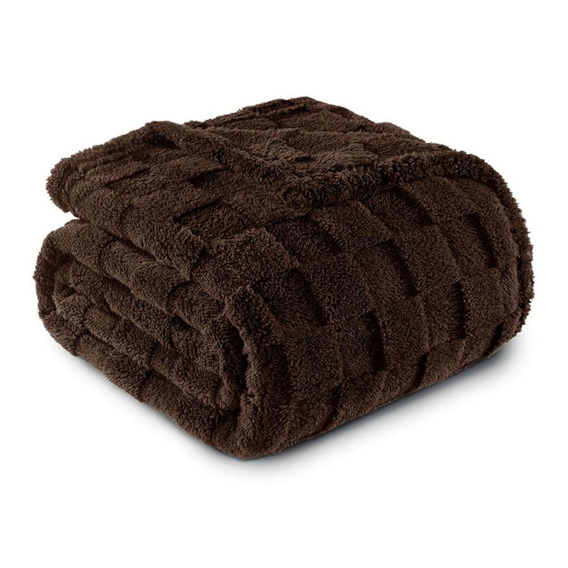 Exclusivo Mezcla Fleece Throw Blanket for Couch, Super Soft and Warm Lightweight Checkered Pattern Blankets for All Seasons, 50x60 Inches, Coffee