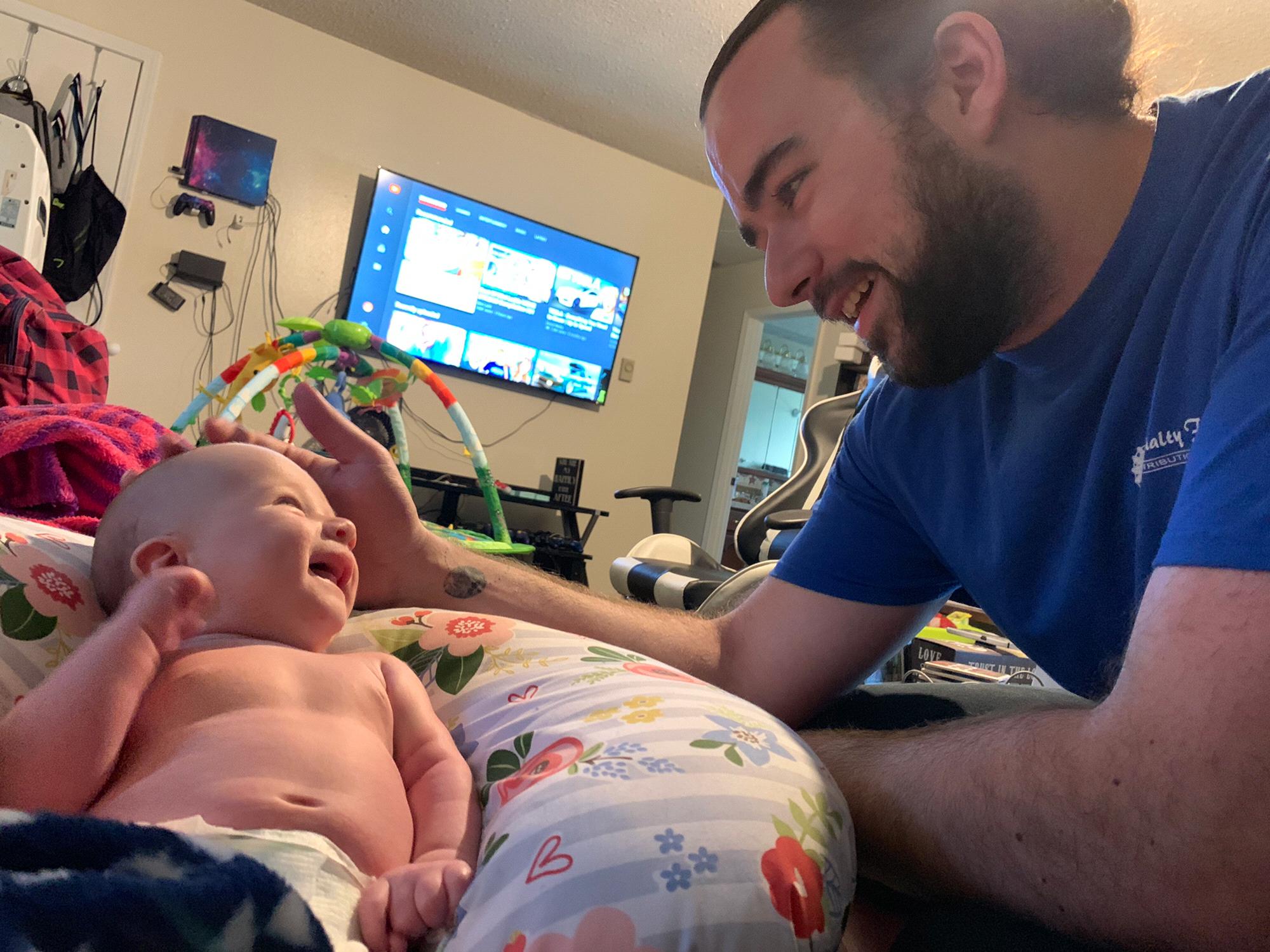 Smiles with dada❤️😍