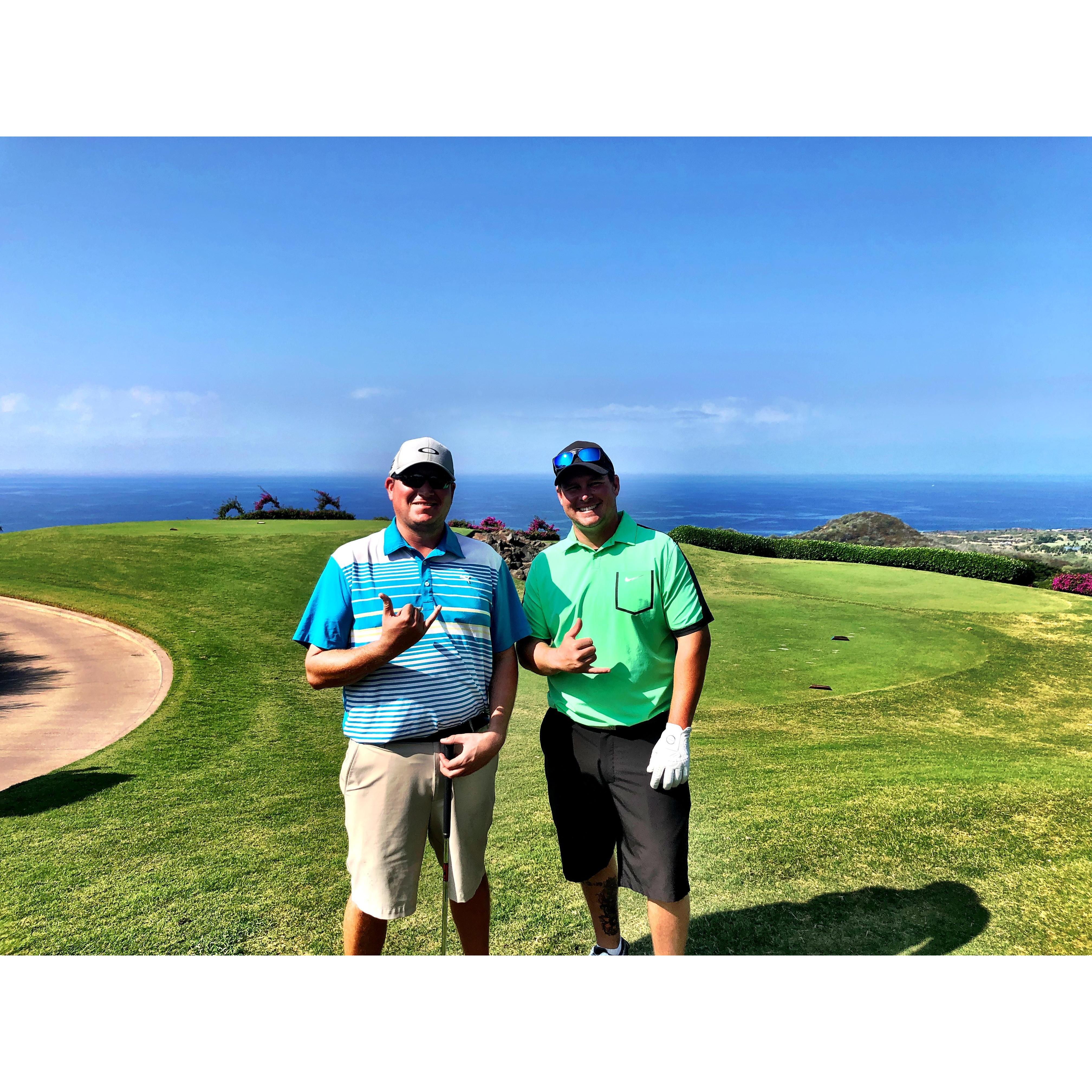 Groomsman Martin and Chad golfing at Hokuli'a