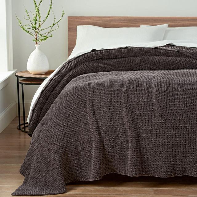 UGG® Delaney Chenille Reversible Blanket in Charcoal