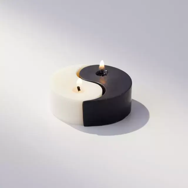 Yui Brooklyn Yin Yang Shaped Candle Set