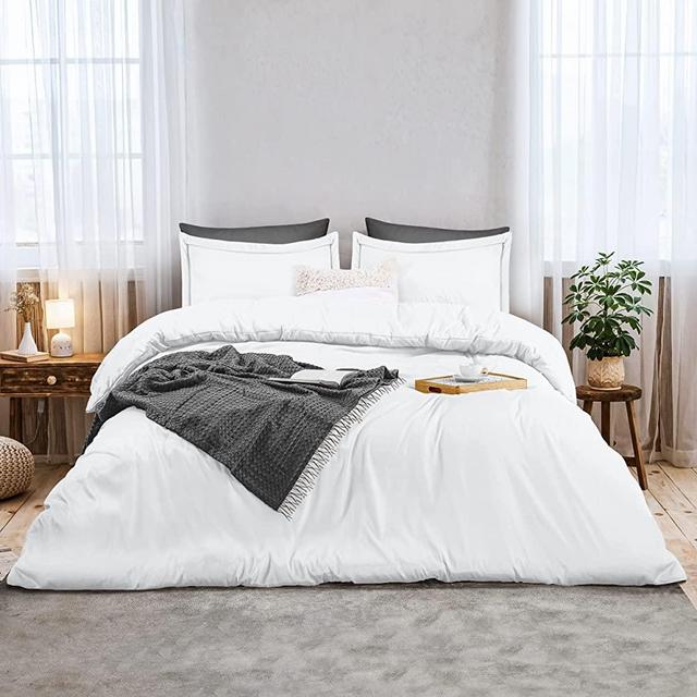 Utopia Bedding Duvet Cover King Size Set - 1 Duvet Cover with 2 Pillow Shams - 3 Pieces Comforter Cover with Zipper Closure - Ultra Soft Brushed Microfiber, 104 X 98 Inches (Cal King, White)
